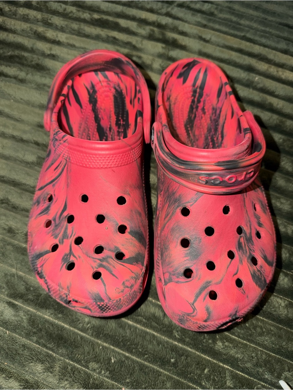 Crocs Classic Marbled Clogs Red/Balck Swirl Unisex Size M7/W9